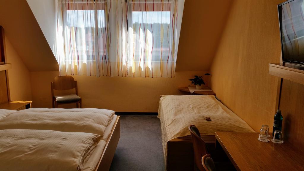 Gasthof Landhotel Gruner Baum Cadolzburg 외부 사진