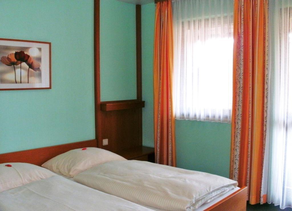 Gasthof Landhotel Gruner Baum Cadolzburg 외부 사진