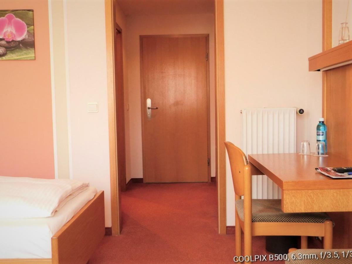 Gasthof Landhotel Gruner Baum Cadolzburg 외부 사진