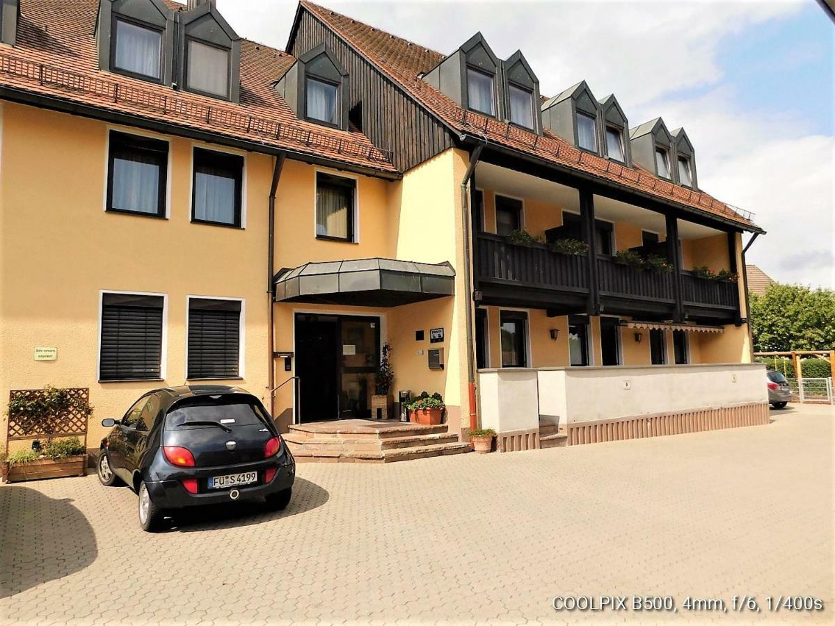 Gasthof Landhotel Gruner Baum Cadolzburg 외부 사진