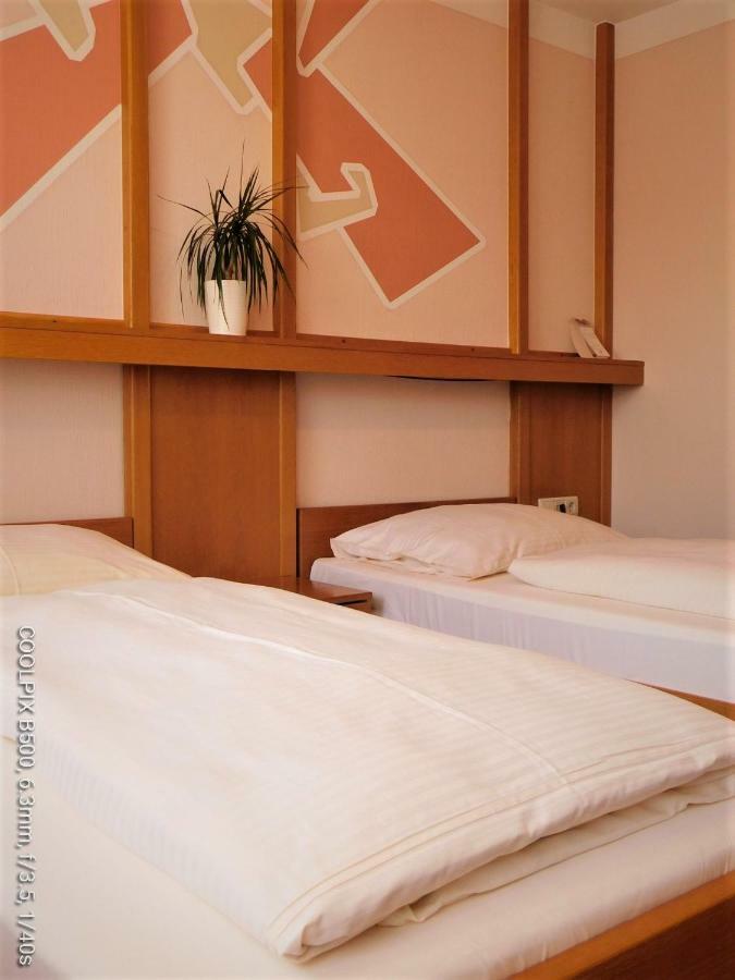 Gasthof Landhotel Gruner Baum Cadolzburg 외부 사진