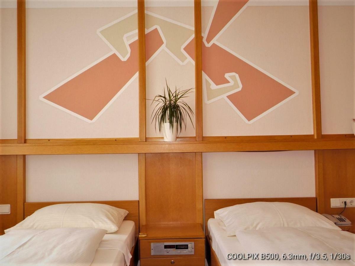 Gasthof Landhotel Gruner Baum Cadolzburg 외부 사진