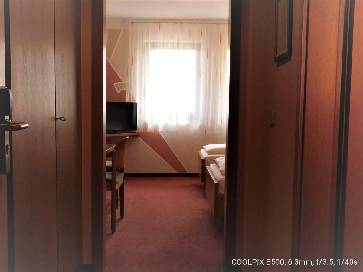 Gasthof Landhotel Gruner Baum Cadolzburg 외부 사진